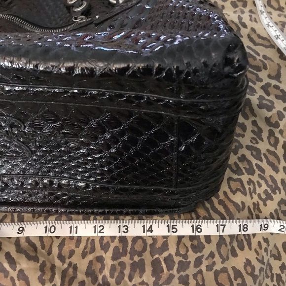 Jessica Simpson black XL alligator embossed patent leather bag crossbody strap - Picture 13 of 13